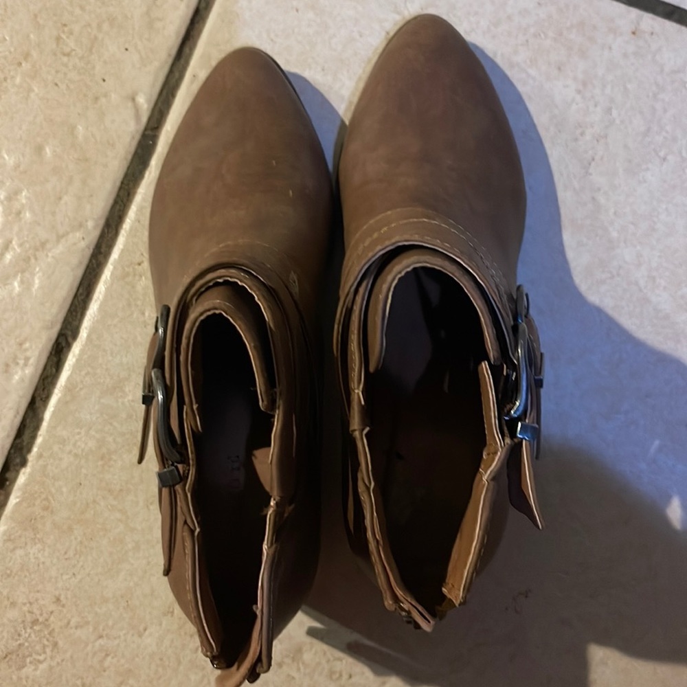 Brown booties never worn